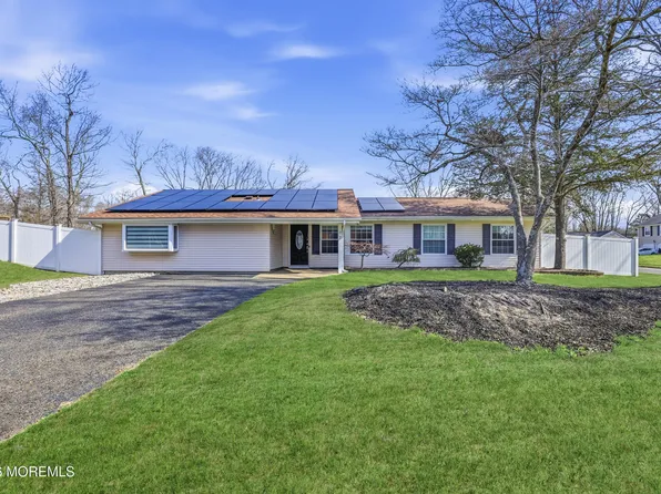 2 Chelsea Road, Jackson, NJ 08527