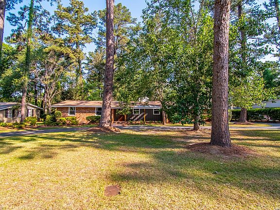 2nd image of 2416 Briarwood Dr