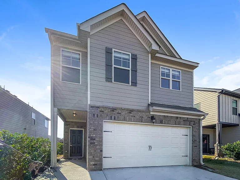 2632 Cornwall Dr — Photo 1
