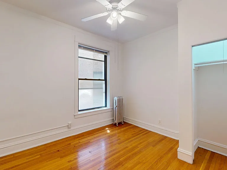 5468-70 S. Hyde Park Boulevard — Photo 18