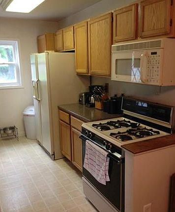 2nd image of 19628 Parkville St