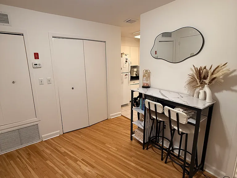 1021 Grand St #4F — Photo 7