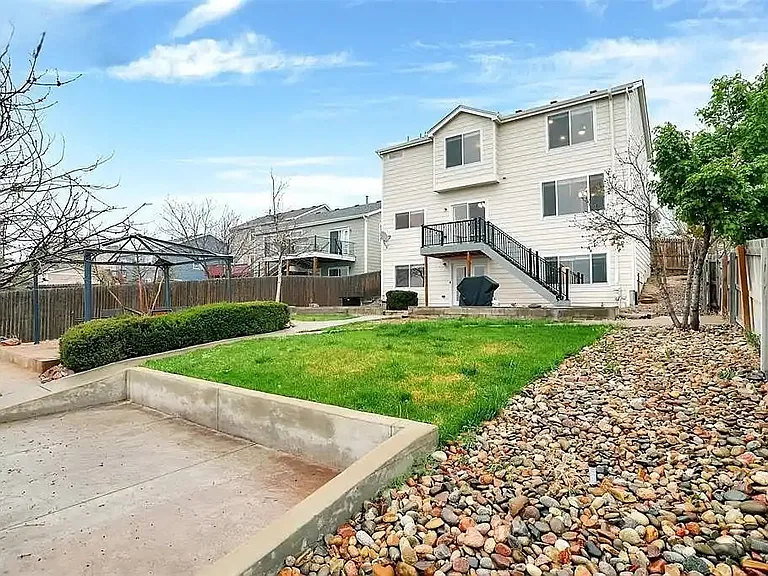 2030 Meadowbrook Pkwy — Photo 31