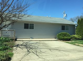 878 Evergreen Ave, Hollister, MO 65672