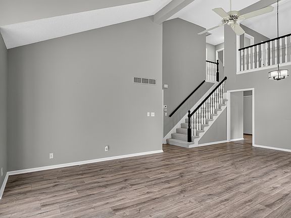 5th image of 12044 Hemlock St
