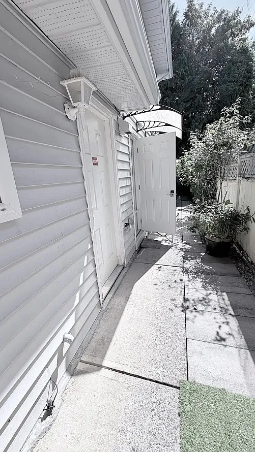 2 bed, 700 sqft, $2,500 — Photo 2