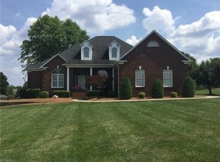7359 Fox Chase Dr, Trinity, NC 27370