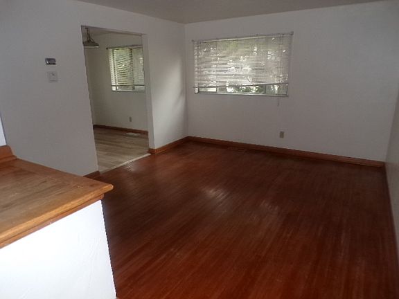 5th image of 143 W Lakeview Ave