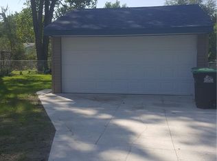 27105 Stacy St, Taylor, MI 48180