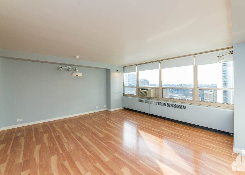 1st image of 3950 N Lake Shore Dr #126