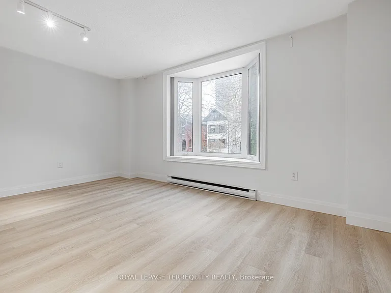 41 Summerhill Ave #2 — Photo 20