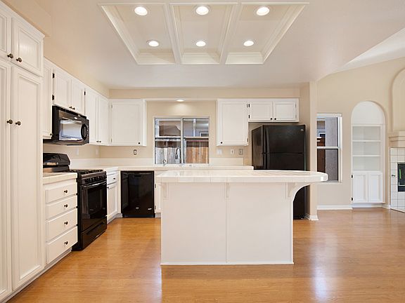 4th image of 4445 San Joaquin St
