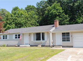 1 Glen Arden Ln, Enfield, CT 06082