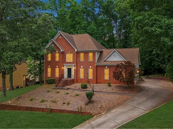 1952 Skidmore Cir, Lawrenceville, GA 30044