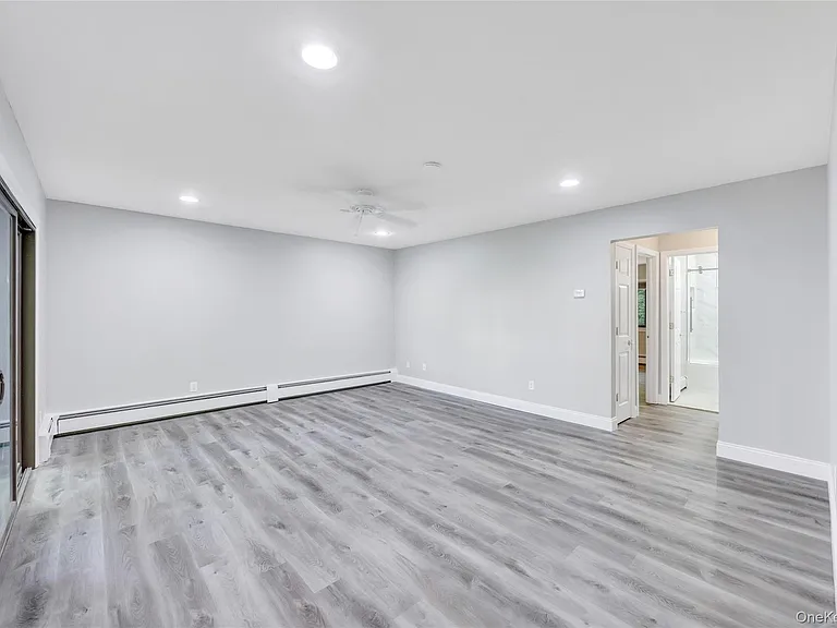31 Richmond Blvd #1B — Photo 12