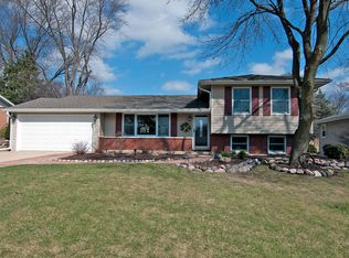 22W420 Teakwood Dr, Glen Ellyn, IL