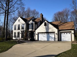598 Chancellor Ct, Avon Lake, OH 44012