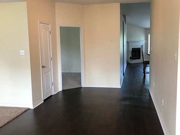 4th image of 10315 Lake Forest Dr