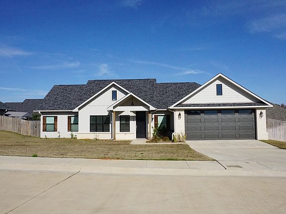 3rd image of 214 Daisie Ln