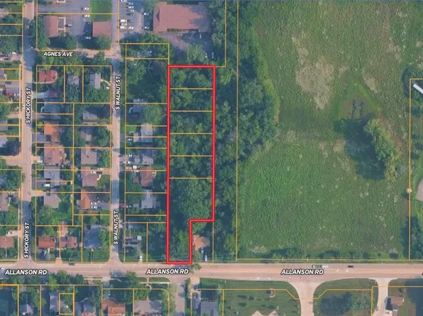 640 Allanson Rd, Mundelein, IL 60060