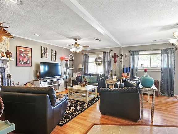 3rd image of 5253 Warwick Dr