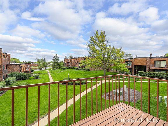 3rd image of 635 Limerick Ln APT 2C