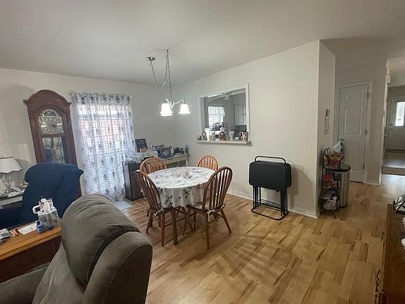4th image of 816 Eden Oaks Dr