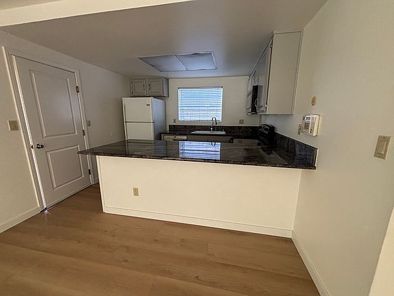 3rd image of 5222 Renoir Ln