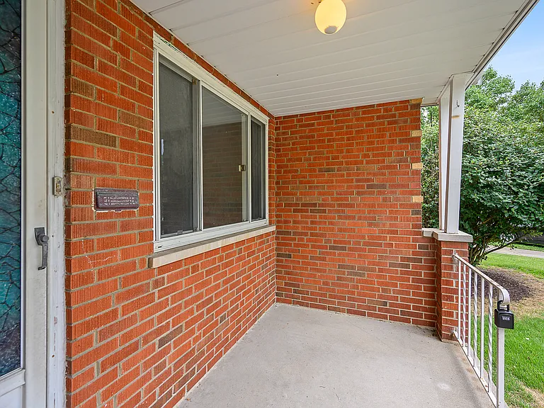 1723 Tuxworth Ave — Photo 4