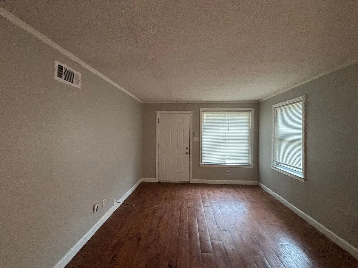 Building Photo - 3159 Saint Charles Dr