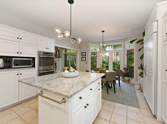 3rd image of 734 Grand Ave