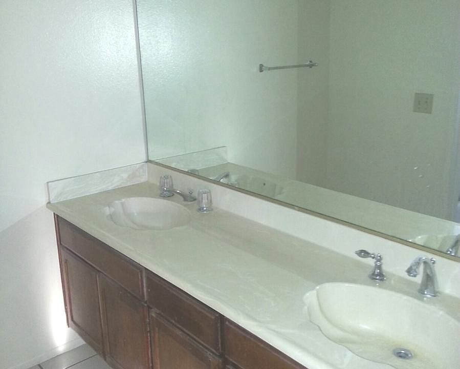 lavatory double sink - separate room
