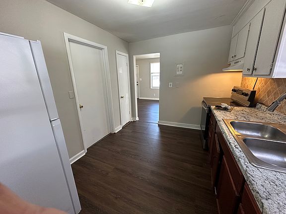4th image of 1737 Finchley Dr