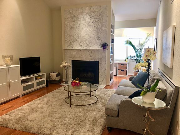 Living Room - Photo with previous tenant's furnishings.