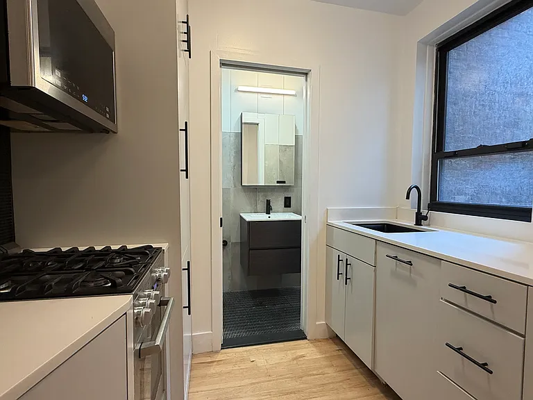 35 Bedford St #19 — Photo 3