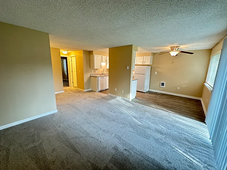Evanbrook Apartments — Photo 15