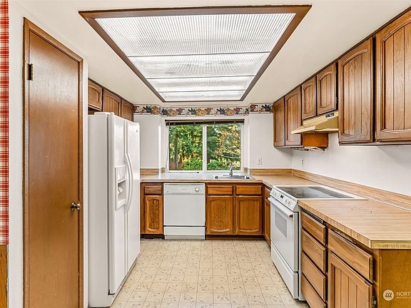 3rd image of 14530 NE 173rd Street