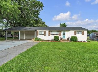 385 Cross St, Rossville, GA 30741