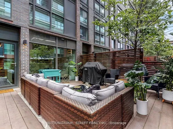 1331 Queen St N, Toronto, ON