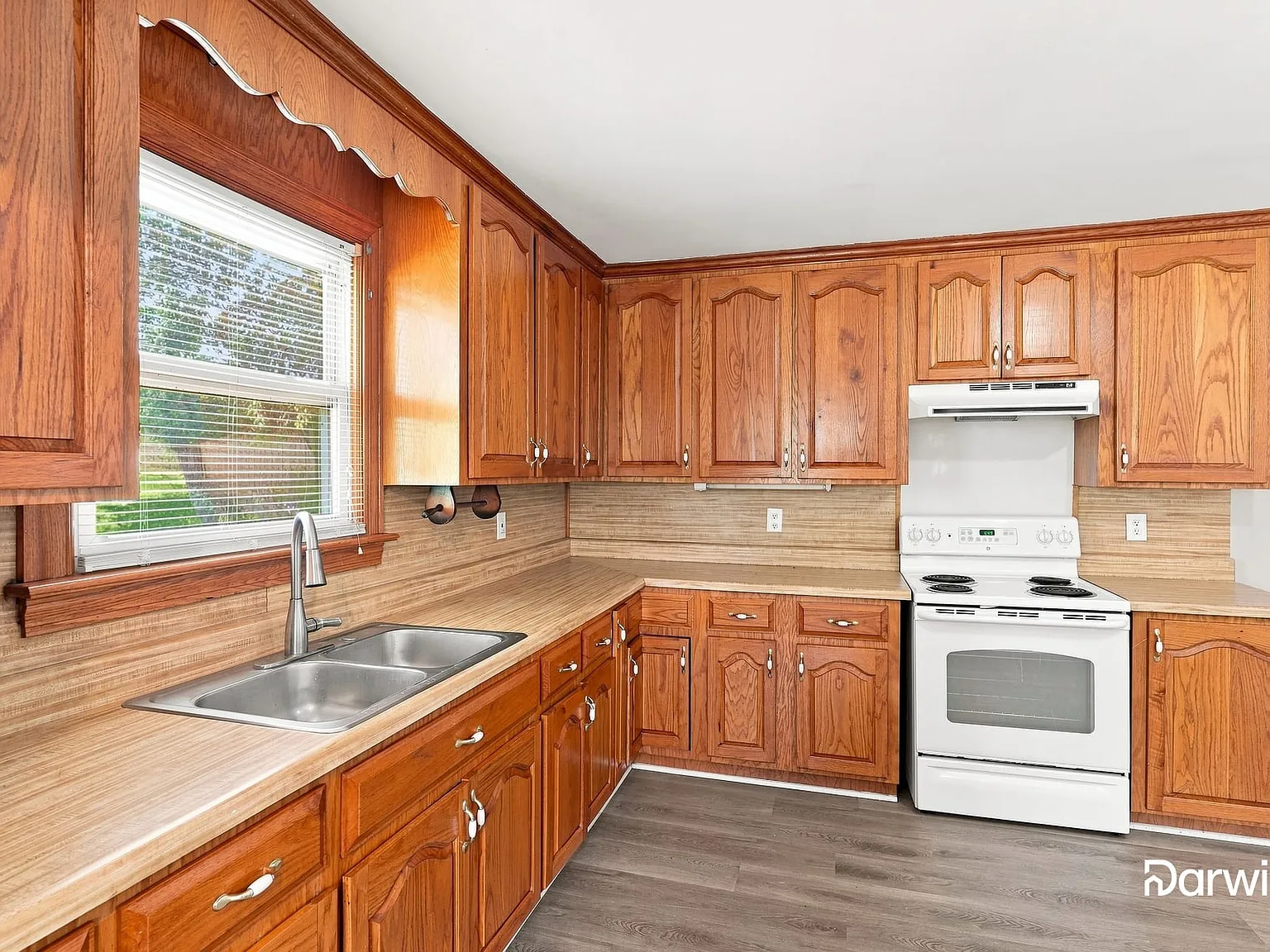 3 bed, 1.5 bath, 1152 sqft, $2,150 — Photo 3