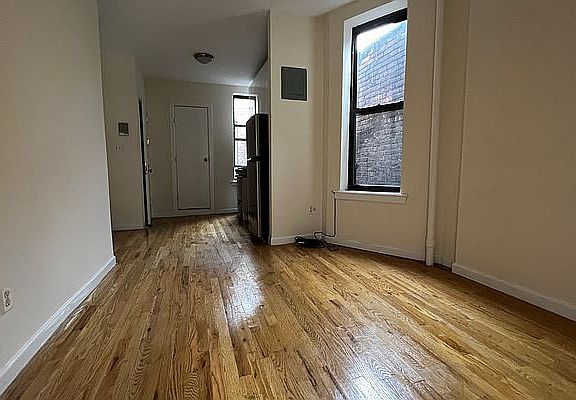 3rd image of 238 E 89th St APT 4B
