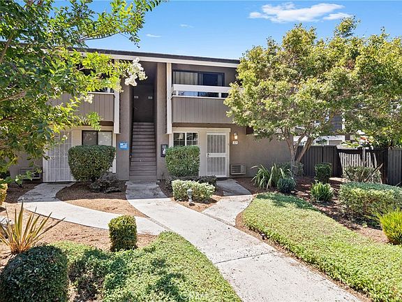 5th image of 213 Springview