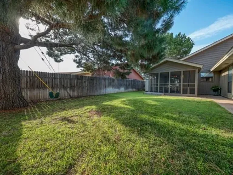 4702 Cindy Pl — Photo 20