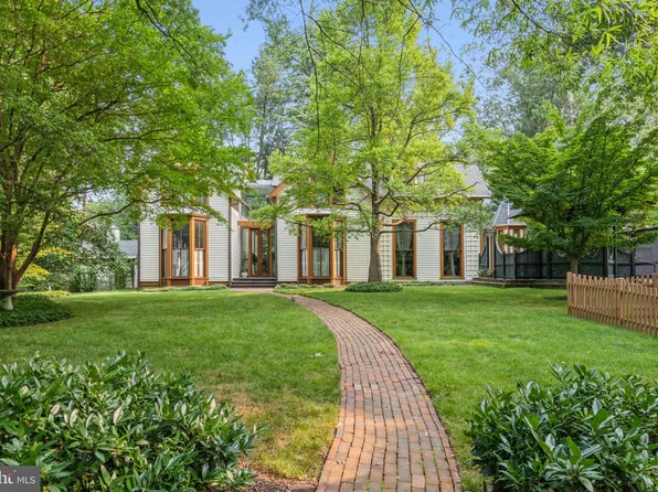 17 W Irving St, Chevy Chase, MD 20815
