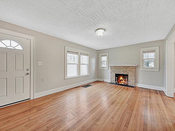 3rd image of 1201 Watercress Dr