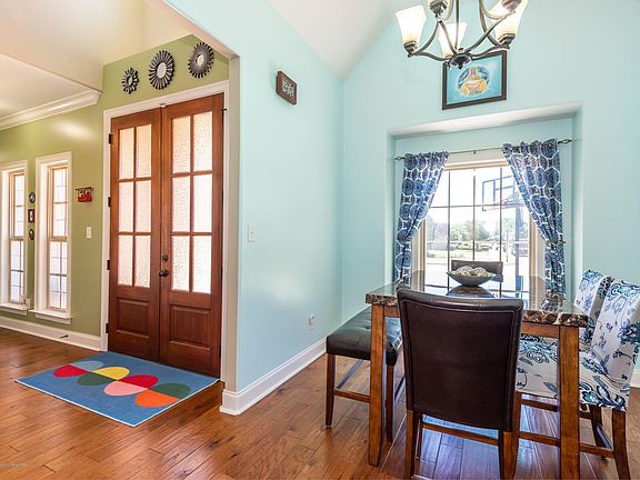 3rd image of 6890 Dakota Cir S