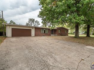 3515 NW Rochester Rd, Topeka, KS 66617