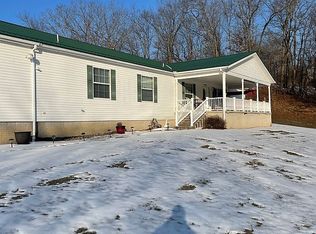 10604 Valley St, Glouster, OH 45782