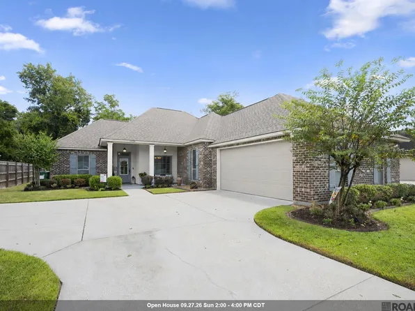 11376 Oak Run Dr, Geismar, LA 70734