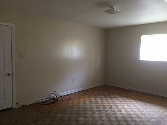 3rd image of 242 Champion Hill Dr